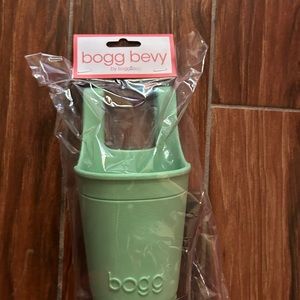 - - NWT SEA FOAM GREEN BOGG BAG BEVY